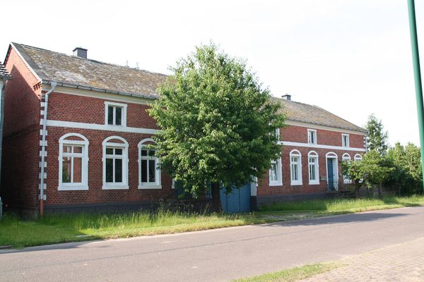 Bauernhof / Vierseitenhof 5.500 m2 (+7 Ha Land mgl.)