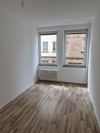 3-ZKB mit Einbauküche in SB St. Johann (WG geeignet) – Schlafzimmer