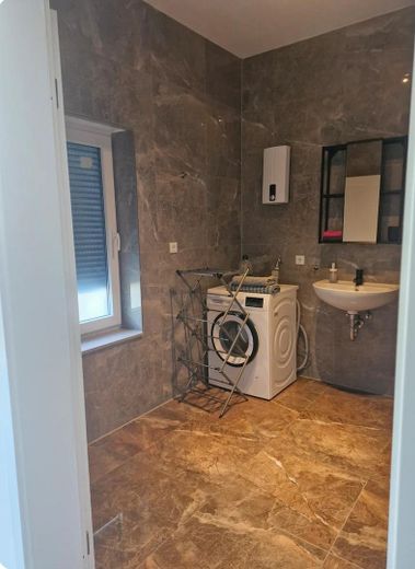 Möbilierte Business-Apartments in Köln - ideal für Unternehmen & Projektmitarbeitere – Bad, beispielhaft