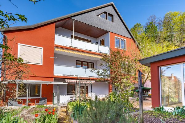 BREISACH'TA YENİLENMİŞ KONUT KOMPLEKSİ: YENİ EK BİNA VE PANORAMİK MANZARAYA SAHİP 4 BİRİM