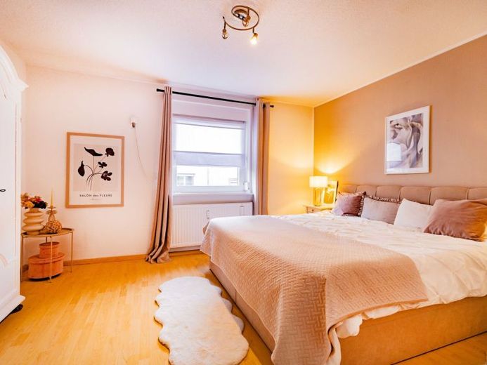 Attraktive Kapitalanlage: 3-Zimmer-Erdgeschosswohnung mit Balkon – Foto 1