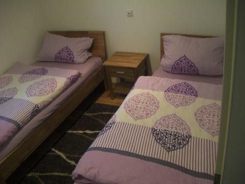 Zadbany dom dwurodzinny w Bingen-Stadt z wewnętrznym dziedzińcem i garażem – Zdjęcie 14