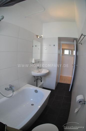 Helle 3-Zimmer-Wohnung mit Balkon in Berlin Wilmersdorf, möbliert – e6ecc6eebbbd35df3fdced36d47e1ad2454e9cf6.jpg