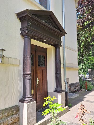 Exklusive Bürofläche in repräsentativer Stadtvilla zur Miete – Direkt an der Eilenriede in Hannover – Hauseringangstür