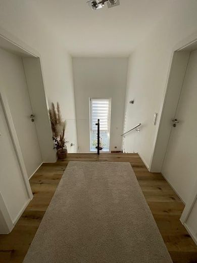 Flur 1. OG