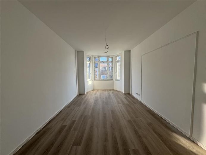 Stilvolle Altbauwohnung - kernsaniert mit modernem Wohnkomfort – Schlafzimmer