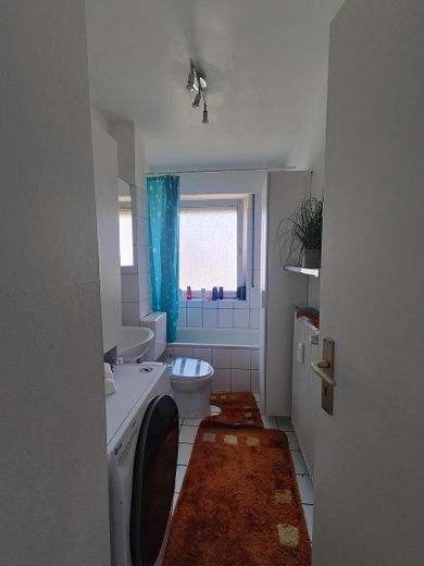 Großzügiges und helles WG-Zimmer mit sonnigem Balkon in ruhiger, zentraler Lage von Darmstadt – Foto 4