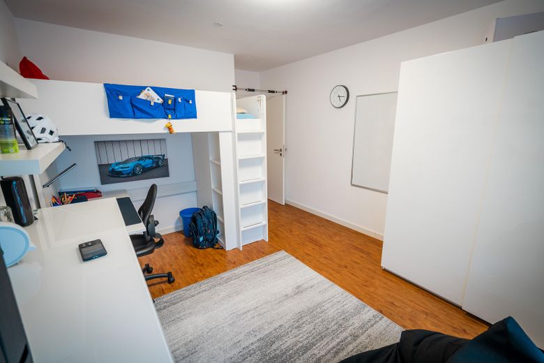 Appartement de 5 pièces de 172 m² sur un seul niveau – spacieux et adapté aux personnes âgées – 2.Kinder-,Gästezimmer o. Büro