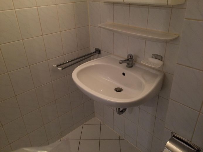 1 locale con cucina, bagno e balcone a Bad Kreuznach – Bad