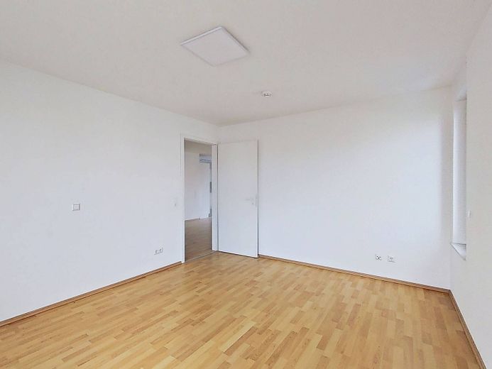 Moderne 3-Zimmer-Wohnung mit EBK und großem Balkon! – Ansicht II: Schlafzimmer I