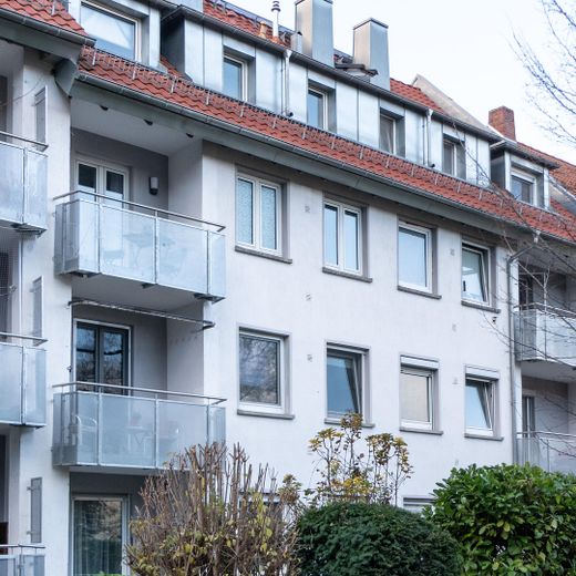 Sehr schöne helle Wohnung in Bestlage – Blick auf den Balkon Garten