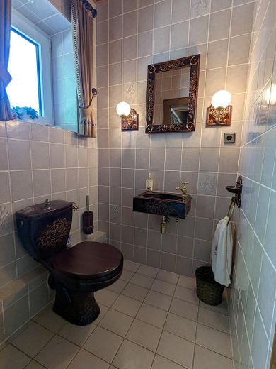 Wald, Stadtnähe und viel Platz in Hamburg-Hausbruch – Gäste-WC