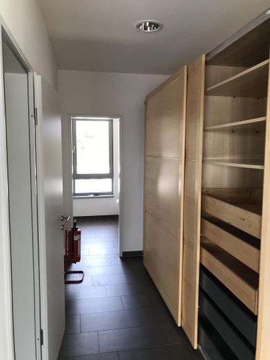 BEISPIEL  KLEIDERSCHRANK