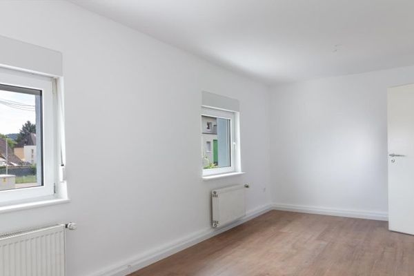 Trier-Ehrang -Teilrenoviertes Wohnhaus für die große Familie oder als 3-Familienhaus