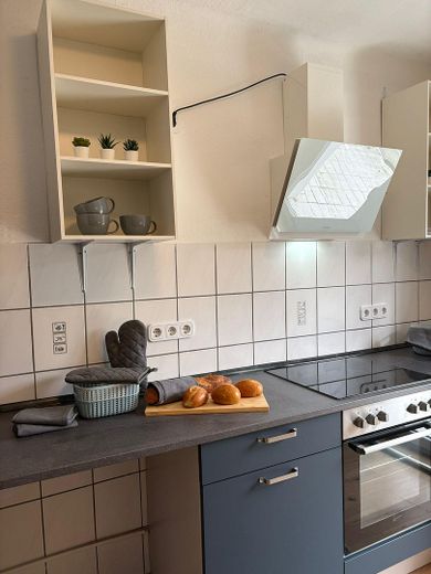 Investimento immobiliare da ristrutturare, bifamiliare di 5 locali, affitto a studenti – neue hochwertige Einbauküche