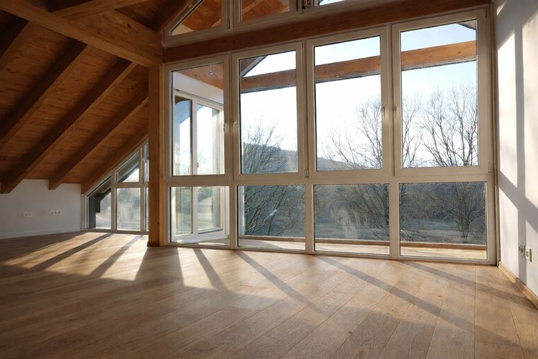 Wohnbereich + Fensterfront