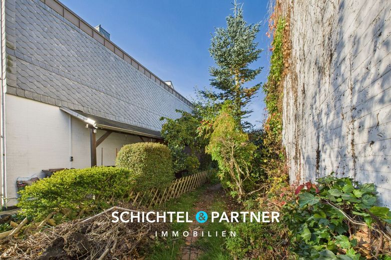 Osterholz-Scharmbeck | Gepflegtes Reihenendhaus mit schönen Garten &amp; Garage – S&amp;P | Seitlicher Gartenzugang