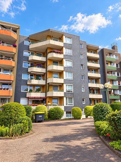 Provisionsfrei: Vermietete 2-Zimmer-Wohnung mit neuem Bad – 6,5 % Bruttorendite in Bremerhaven – Außenansicht
