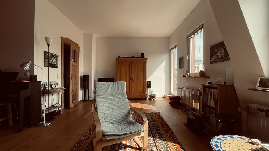 Helle Maisonettewohnung in Frankfurt am Main – Bornheim – Wohnzimmer