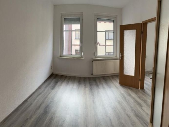 grand appartement de 3,5 pièces à proximité de la Stadthalle de Meerane, 1er étage – Photo 1