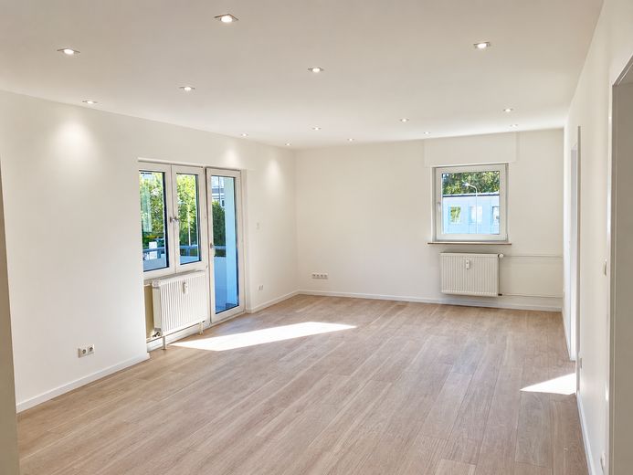 Kernsanierte, exklusive 3-Zimmer-Wohnung in Wiesbaden – Langenbeckstraße 4 – Heller Wohnbereich