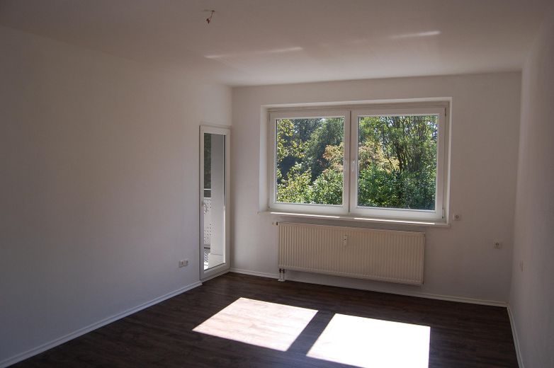 Freundliche sanierte 4-Zimmer-Wohnung zur Miete in Selb ab September – Wohnzimmer