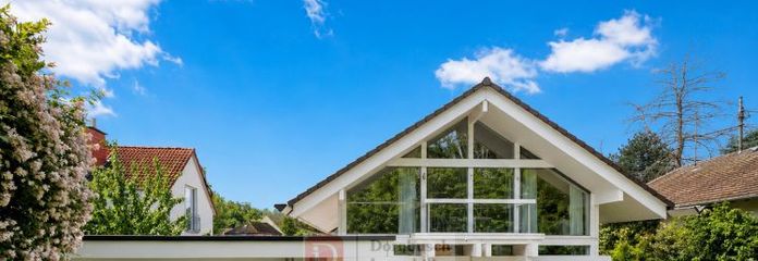 Top!! Freistehendes Einfamilienhaus (Bj. 2013) mit Einliegerwohnung, Klimaanlage und Wellnessbereich