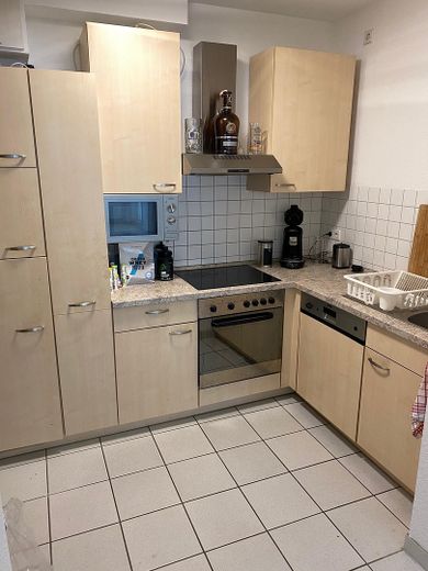 2 Zimmerwohnung in Stadtmitte, mit Loggiabalkon, Aufzug, Einbauküche, neu zu vermieten – Küche