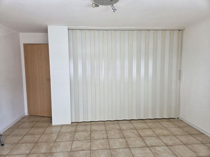 Contwig 2 Zimmer inkl. Küchenzeile und Badezimmer – Einbauküche versteckt