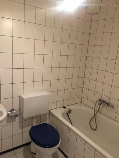 Großzügige, sehr gepflegte, helle 2-Raum-Wohnung- im Herzen der Stadt – Bad/WC