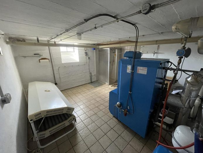 Freistehendes Einfamilienhaus mit großem Grundstück und viel Potenzial in Kühbach – Heizraum