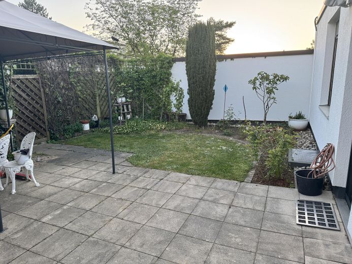 Exklusiv sanierter Bungalow (2023) mit PV & Smart-Home | hochwertiges Wohnen in ruhiger Lage – Foto 2