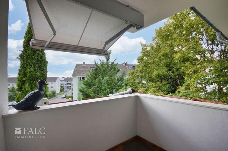 Gepflegte Wohnung mit zwei Balkonen! – Loggia