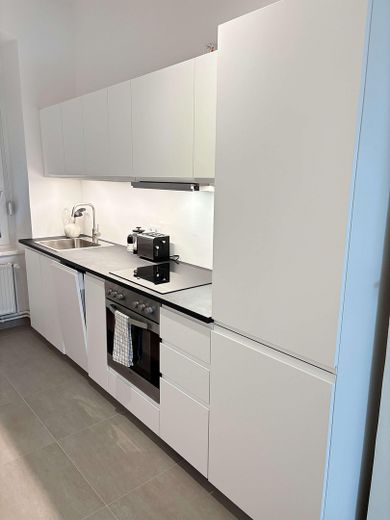 Helle und vollständig möblierte 3-Zimmer-Wohnung im Herzen von Berlin-Friedrichshain – Foto 12