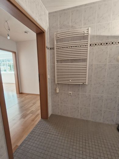 Gauting Seniorenresidenz, 3-Zi-Terrassenwohnung ohne Provision, ab 65 J. oder Kapitalanleger – Handtuchheizung