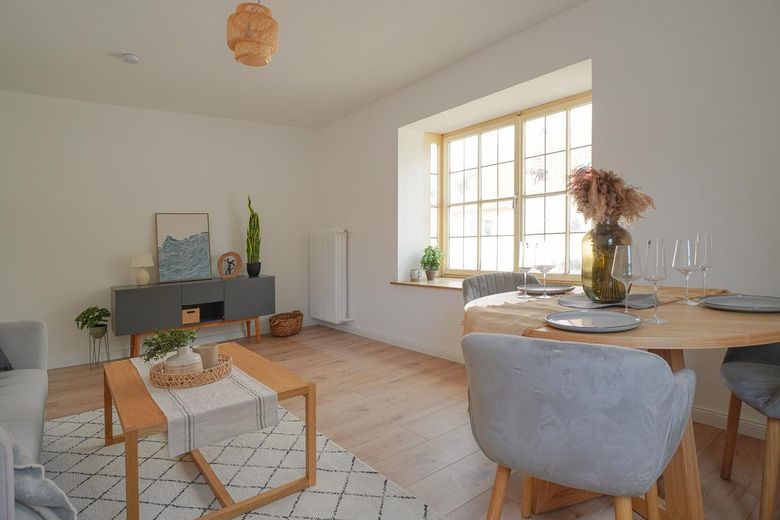 Abitare moderno – appartamento di 3 locali ristrutturato con stile – Wohnzimmer