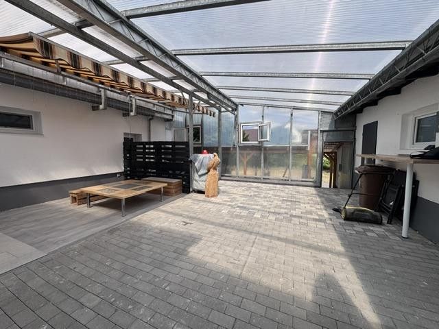منزل شبه منفصل بحديقة واسعة، ومرأب مزدوج وغير ذلك الكثير في 61197 Florstadt-Stammheim – Überdachter Hof