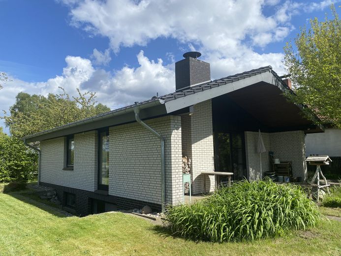 Perle an der Göhrde - Gepflegter Bungalow in Pommoissel – Aussen _ Terrasse Westen