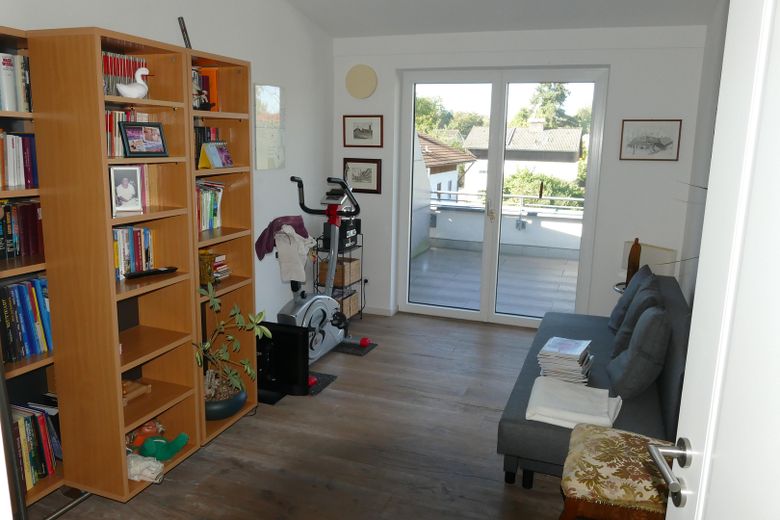 PROVISIONSFREI! Exklusives 4-Zimmer Penthouse in ruhiger Lage in Rosenheim Süd – Gästezimmer