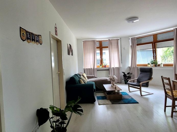 Accesible: cuidado apartamento de 2 habitaciones en planta baja – Wohn- & Esszimmer