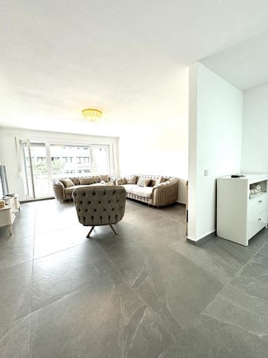 Einziehen und Wohlfühlen – stilvolle 2-Zimmer-Wohnung mit Traumterrasse und Tiefgaragenstellplatz – Foto 6
