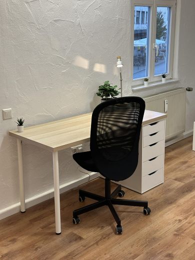 Schreibtisch