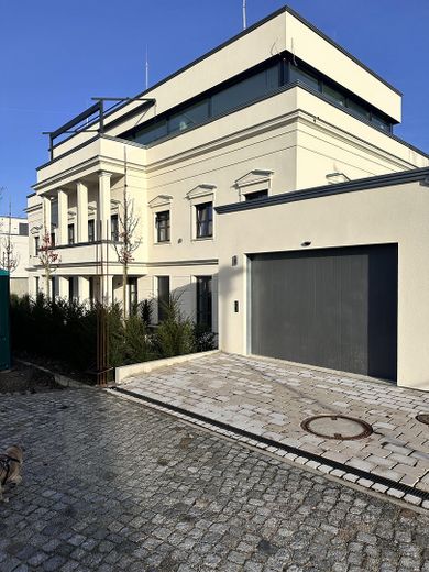 2-Zimmer, Jugendstilhaus, Erdgeschoss, große überdachte Terrasse – Foto 7