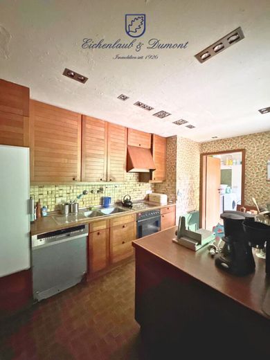 Einfamilienhaus mit ELW, tolles Grundstück mit Panoramablick über Saarbrücken – Küche 1.OG