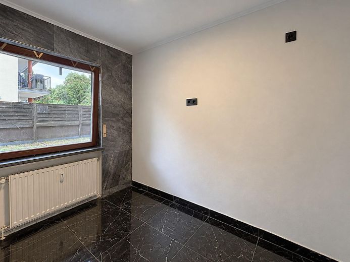 Ffm-Sachsenhausen: seltene Gelegenheit! 3 ZKB im EG, 93m² mit großer Terrasse + 75m² Grünfläche! – Küche