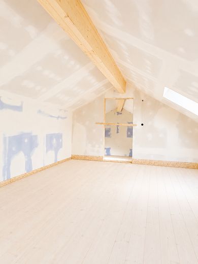 KfW-40 Zweifamilienhaus im Zentrum | Selbst wohnen & vermieten | Erstbezug – Maisonette Dachgeschoss