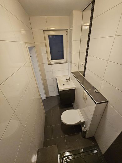 Zukunftssicheres Familiendomizil:  mit Kamin in zentraler Top-Lage! – Eltern Bad