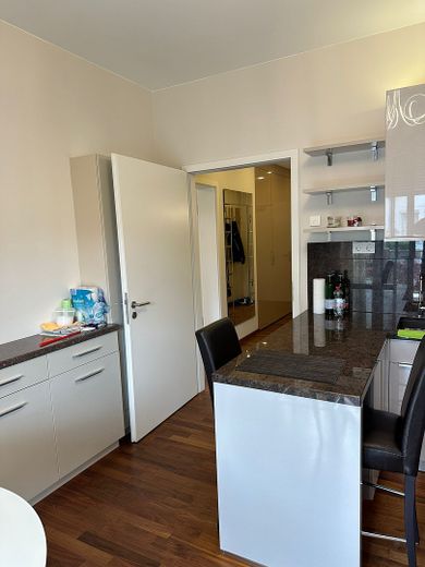 4 Zimmer Wohnung in einer Stadtvilla in Schmargendorf, Fußbodenheizung, Terrasse, 2 TG Stellplätze – Küche