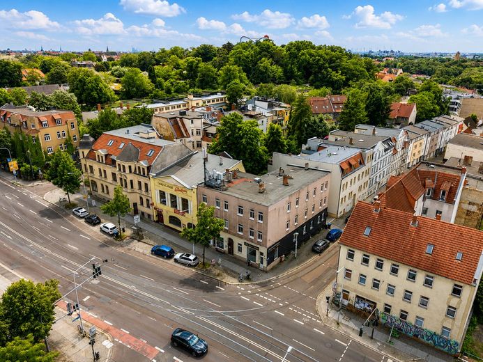 Pärchen aufgepasst!
Geräumige 2-Raumwohnung in der Reilstraße – Hausansicht