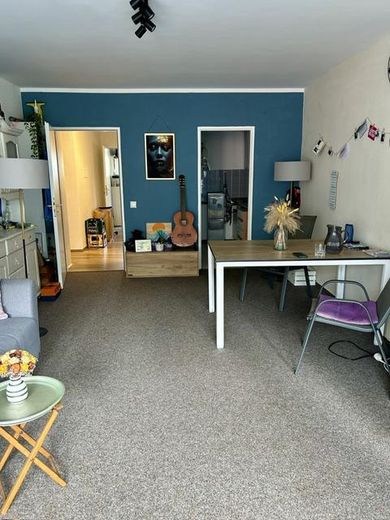 Leerstehende 2 Zimmer WHG mit 2 Balkonen in Bonn-Poppelsdorf – Wohnzimmer
